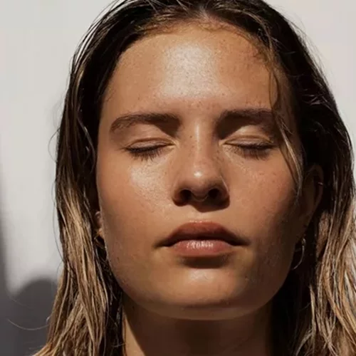 Χημικό peeling προσώπου: Η θεραπεία που καταπολεμά τις ατέλειες του δέρματος