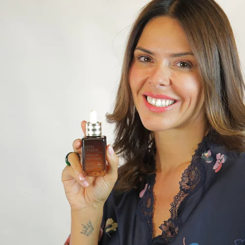 Η Έλενα Γαλύφα μάς μυεί στην καθημερινή skincare ρουτίνα της