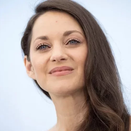 Λαμπερή, νεανική επιδερμίδα στα 40+ | Ποιες συνήθειες να υιοθετήσεις και ποιες να αφήσεις πίσω σου