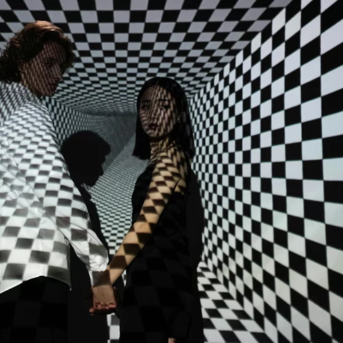 Τι είναι τα ενεργειακά βαμπίρ και πώς μας εξαντλούν;