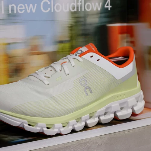 RUN TO GATHER: Μία νέα διάσταση συνάντησης από την Οn σε συνεργασία με το κατάστημα RUNDOME!