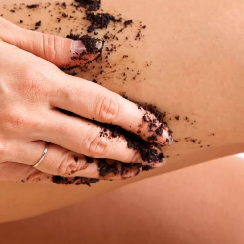 Φτιάξε το δικό σου scrub σώματος για την κυτταρίτιδα