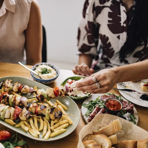 Τρεις τροφές που πρέπει να μειώσεις για την υγεία του εντέρου