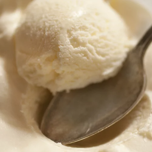 Συνταγή για παγωτό βανίλια – σοκολάτα με 4 υλικά και χωρίς παγωτομηχανή