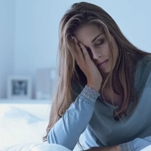 Ροχαλητό: 10 φυσικοί τρόποι για πιο ήσυχο ύπνο