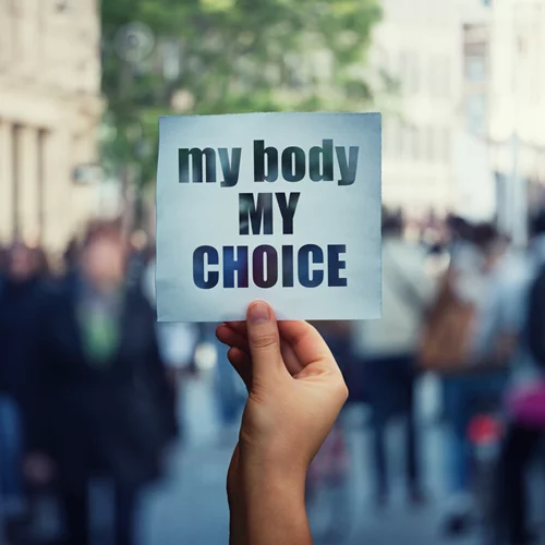 Τι ακριβώς συμβαίνει με τις αμβλώσεις στις ΗΠΑ