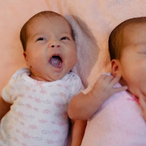 Έρευνα: Πώς μπορεί να σχετίζεται η προωρότητα με το IQ και τις σχολικές επιδόσεις