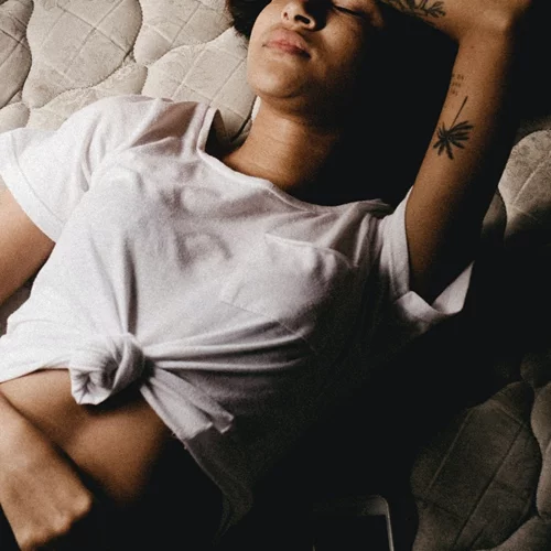 5 θεραπείες ανακούφισης από κράμπες περιόδου