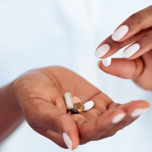 Μετά τα 50: Οι πιο απαραίτητες βιταμίνες