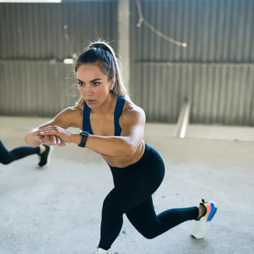 9 ασκήσεις HIIT που μπορείς να εφαρμόσεις εύκολα στο σπίτι