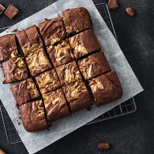 Brownies με φυστικοβούτυρο και αλμυρή καραμέλα