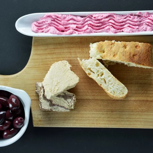 Λαγάνα, χαλβάς ή ταραμοσαλάτα; Θερμίδες και θρεπτικά συστατικά στους μεζέδες της Καθαράς Δευτέρας