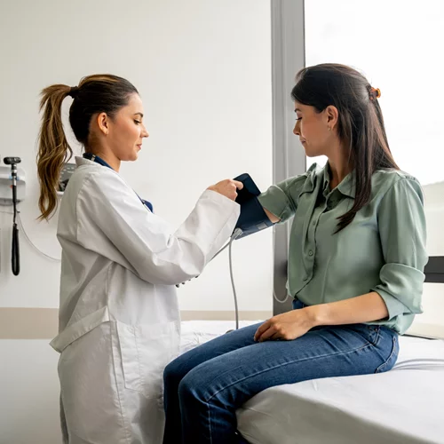 6 μύθοι για τη χοληστερόλη που πρέπει να σταματήσεις να πιστεύεις - σύμφωνα με τους διατροφολόγους