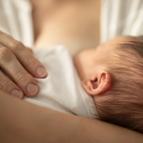 Το πρωτόγαλα έχει χαρακτηριστεί ως "το πρώτο εμβόλιο" – Ποιες είναι οι πανίσχυρες ιδιότητές του