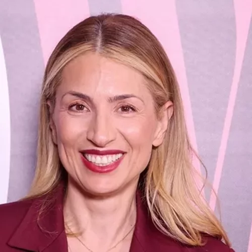 Η Μαρία Ηλιάκη μόλις υιοθέτησε το πολυτελές κούρεμα που κάνουν τώρα όλες οι fashionistas