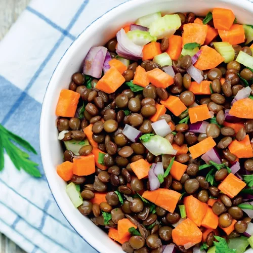 Τρεις σαλάτες με όσπρια ή σιτηρά για ένα υγιεινό και καλοκαιρινό γεύμα