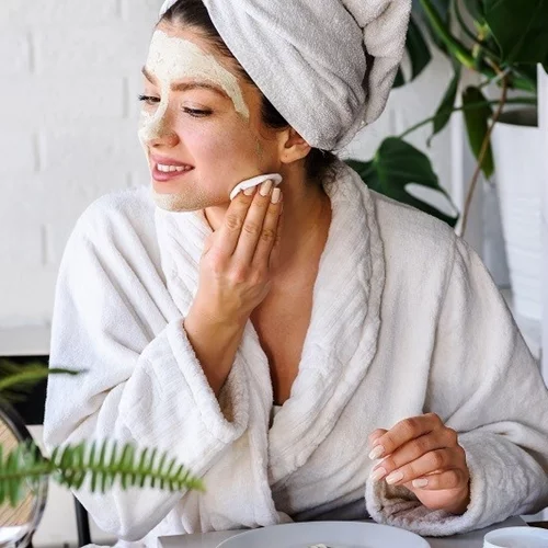 Η μάσκα που λατρεύουν όλες οι ξηρές επιδερμίδες είναι απίστευτα οικονομική