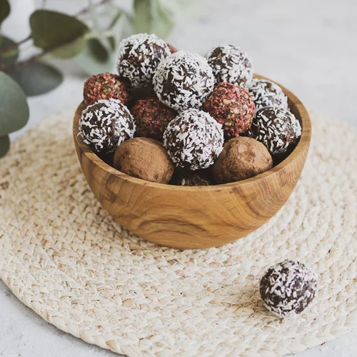 6 φθινοπωρινές συνταγές για energy balls - υγιεινά, λαχταριστά και γεμάτα ενέργεια