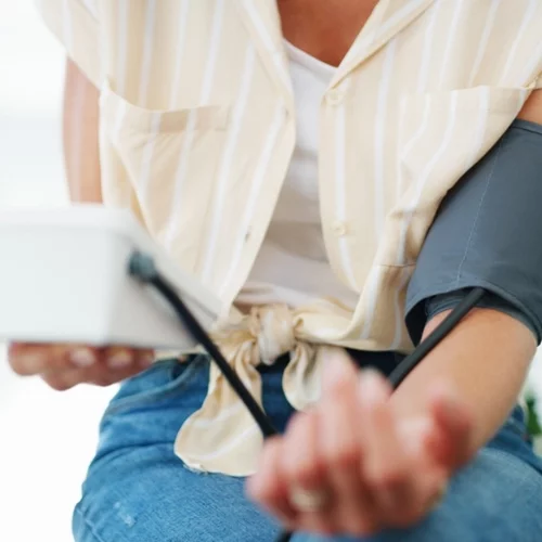 Οι 10 τροφές που "ρίχνουν" την πίεση - φυσικά!