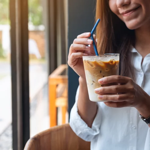 5 πρωινές συνήθειες που "καίνε" λίπος όλη τη μέρα