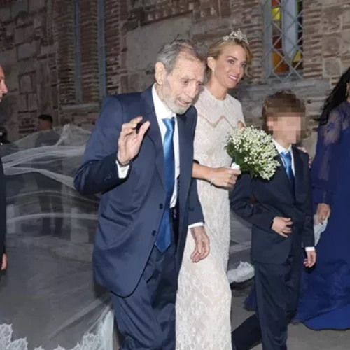 Χρυσή Βαρδινογιάννη: Το κομψό beauty look της στο γάμο της με τον Νικόλαο Ντε Γκρες