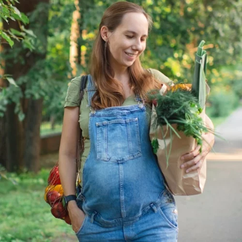 Vegan εγκυμοσύνη: Είναι ασφαλής; Τι χρειάζεται να γνωρίζεις και να προσέχεις;