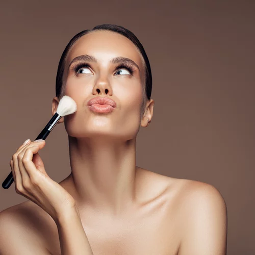 5 μύθοι μακιγιάζ που όλες μας πιστεύουμε μέχρι σήμερα