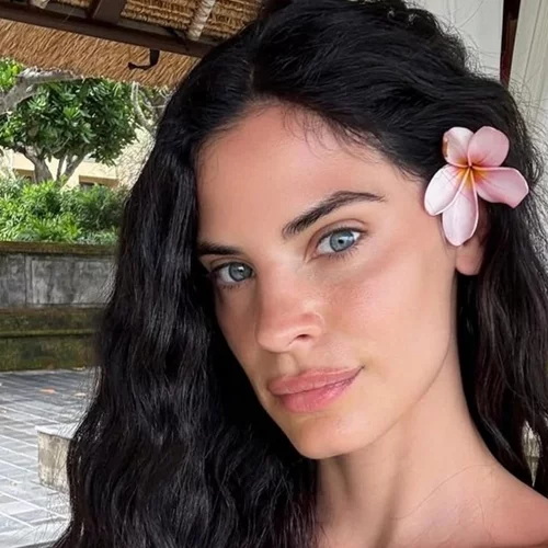 "Μου πήρε έναν χρόνο να νιώσω ξανά σεξουαλικό ον": Η Χριστίνα Μπόμπα για τη ζωή μετά τη μητρότητα