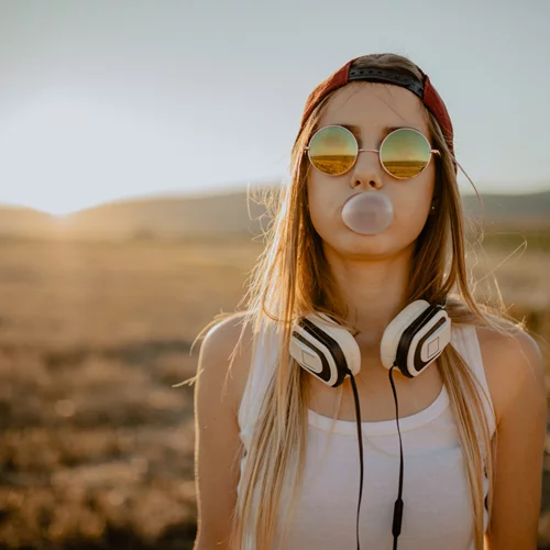 Μπορεί το μάσημα τσίχλας να σμιλεύσει το σαγόνι σου και να δημιουργήσει γωνίες;