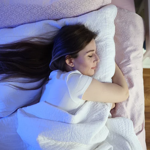 ASMR: Γιατί ο ήχος αυτών των βίντεο σε ναρκώνει;