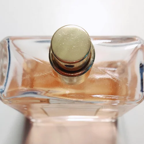 Λατρεύεις τη μυρωδιά του ταλκ; 5 πουδρέ αρώματα να δοκιμάσεις τώρα