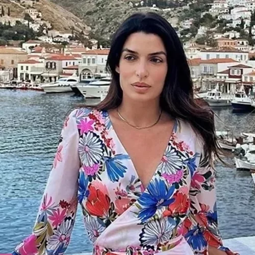 Πώς θα κάνεις τα χείλη να δείχνουν juicy; Η επιλογή της Τόνιας Σωτηροπούλου