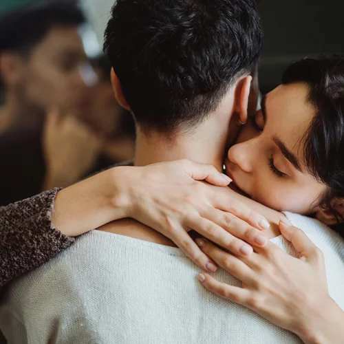 Ποια ζώδια ταιριάζουν ιδανικά και πώς ερωτεύεται κάθε ζώδιο;