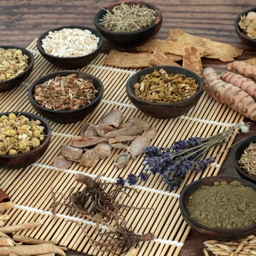 Προσαρμογόνα βότανα: Τι είναι, πώς δρουν, πού βοηθάνε