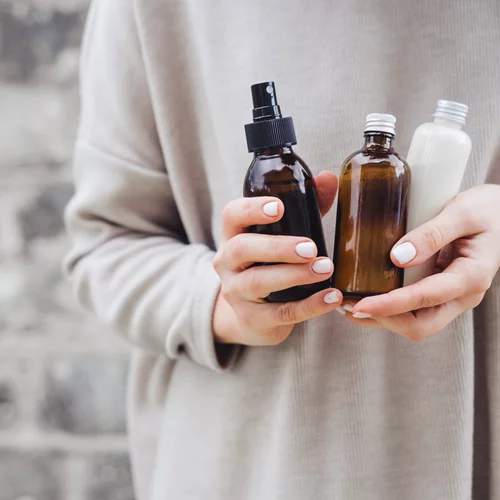 Ξεκαθάρισμα καλλυντικών: 3 προϊόντα περιποίησης που πρέπει να πετάξεις άμεσα