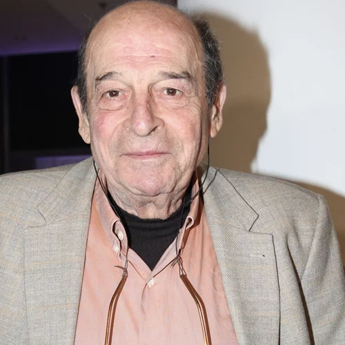 "Ήταν οξεία λευχαιμία, ραγδαία": Όσα πρέπει να γνωρίζεις για τη μορφή κακοήθειας από την οποία 'έφυγε' ο Μανούσος Μανουσάκης