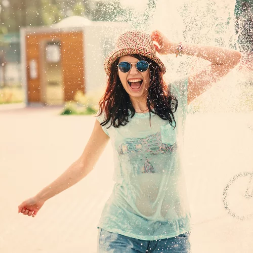 7 τρόποι για να επιβιώσεις από τον καύσωνα στην πόλη