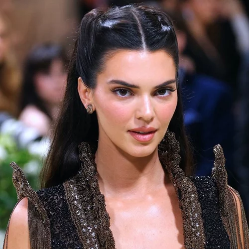 Mascara Cocktailing: H viral τάση στο μακιγιάζ για υπέροχες βλεφαρίδες, σαν ψεύτικες