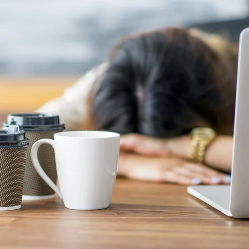 Γιατί να πεις έναν καφέ πριν τον μεσημεριανό ύπνο;