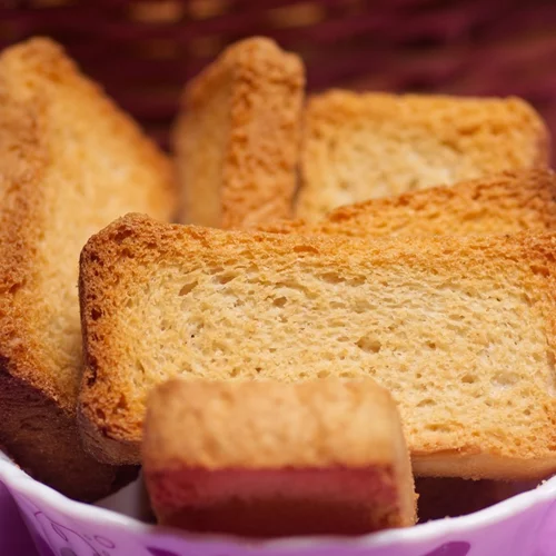 Αντί για ψωμί: Παξιμάδι ή φρυγανιά; Ποια επιλογή σε συμφέρει διατροφικά;