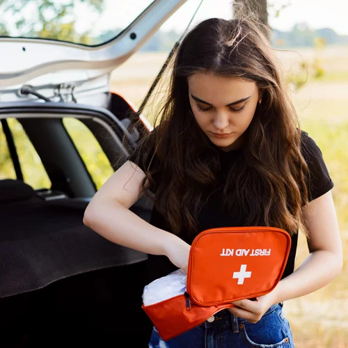Κιτ πρώτων βοηθειών για γρίπη, κρυολόγημα και COVID-19: Τι θα πρέπει να βάλεις μέσα;