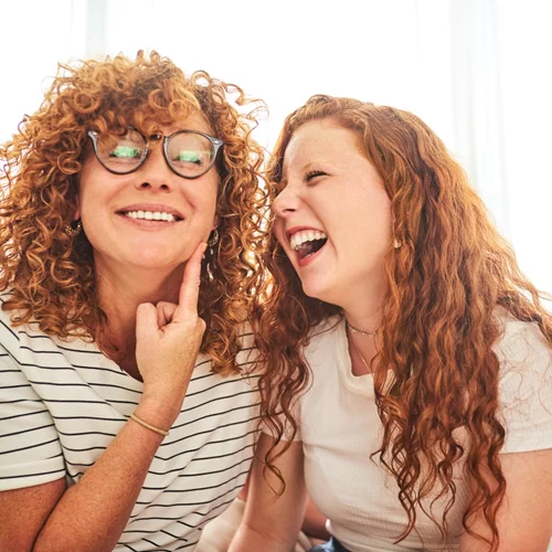 Χρειάζονται μόλις 15 δευτερόλεπτα για να έρθεις πιο κοντά με το έφηβο παιδί σου