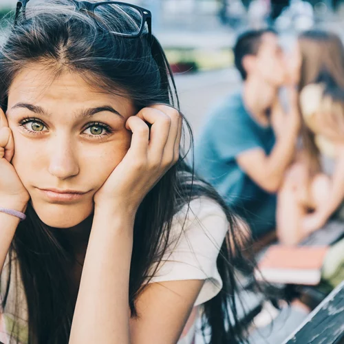 Απιστία | Τι να κάνεις όταν ξέρεις πως η καλύτερή σου φίλη απατά τον σύντροφό της