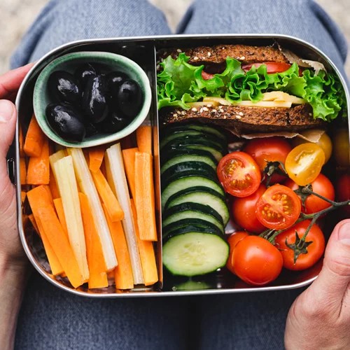 Πόσο συχνά να ζυγίζομαι, πόσους υδατάνθρακες να τρώω και όσα πρέπει να ξέρεις για υγιεινό αδυνάτισμα