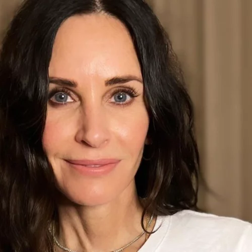 Πώς θα φτιάξεις το αγαπημένο πρωτεϊνικό μπολ λαχανικών της Courteney Cox