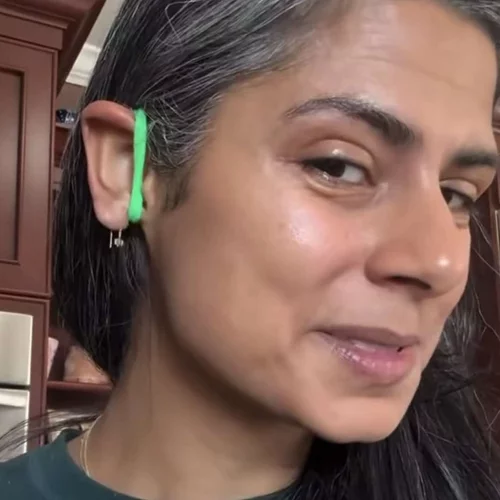 Λαστιχάκι γύρω από το αυτί για 5 λεπτά - Ξεπρήζει όντως το πρόσωπο;