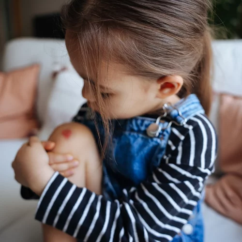 Γιατί το παιδί μου πέφτει και χτυπά συνεχώς;