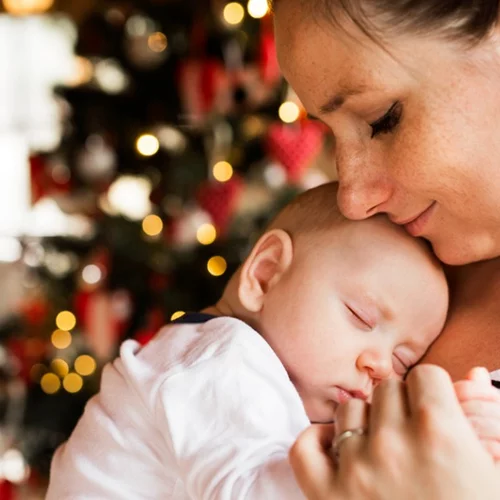Κι αν γεννήσω μέσα στις γιορτές; Όλες οι απαντήσεις στους φόβους σου