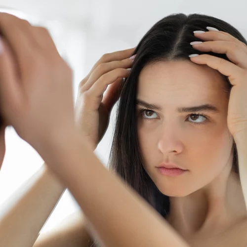 3 συστατικά στα σαμπουάν που πρέπει να αποφύγεις για την τριχόπτωση