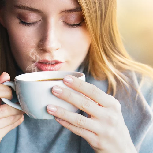Πόσο υγιεινός είναι ο ντεκαφεϊνέ καφές που πίνεις